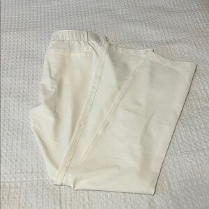 Women’s Classic White Under Armour Golf Pants Size 8
